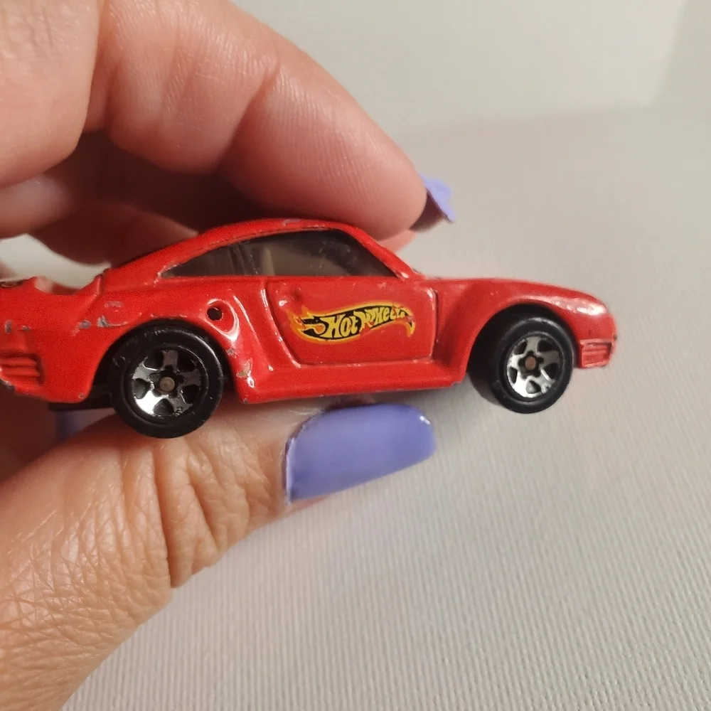 Vintage 1987- Porsche Twin Turbo Hot Wheel